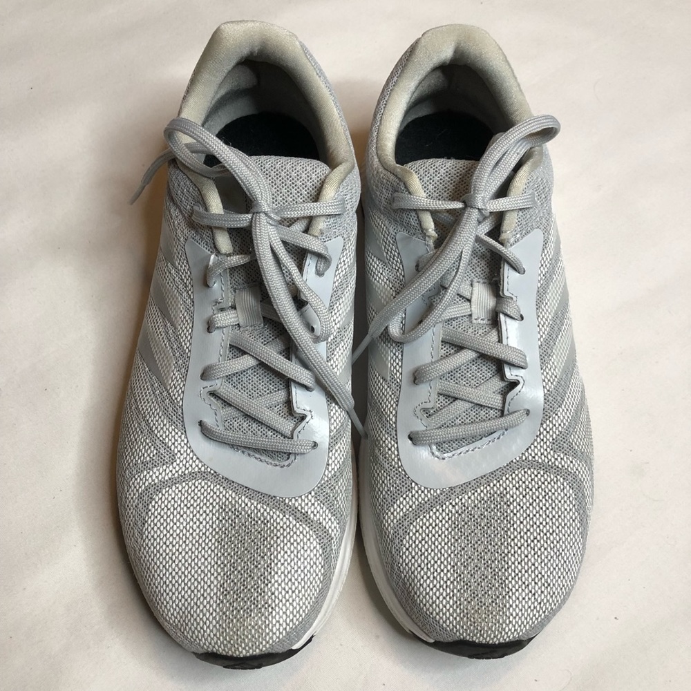 Adidas Mana bounce running shoes